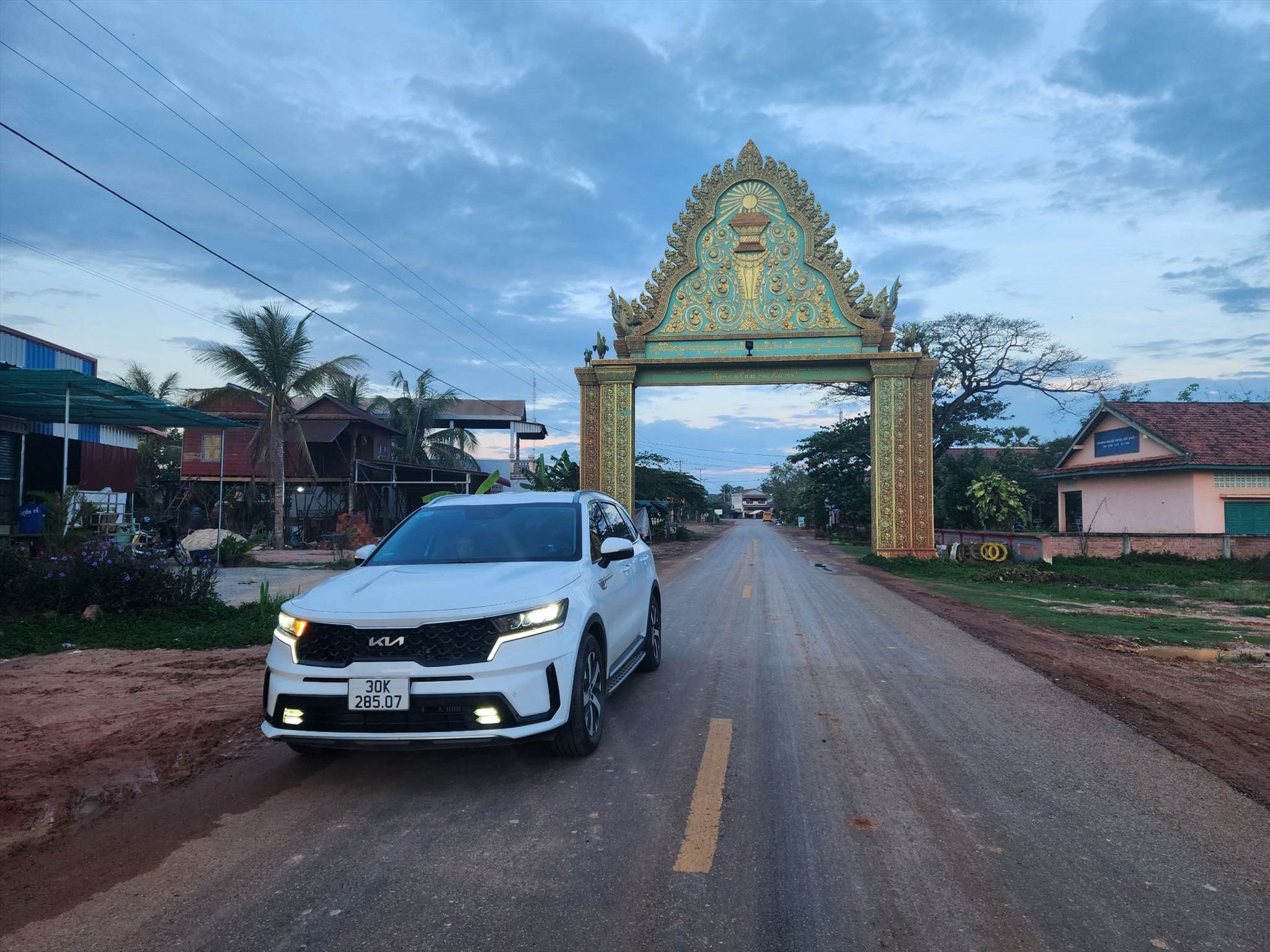 Đường xá tại Campuchia khá nhỏ nhưng thông thoáng.