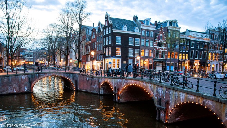 Thủ đô Amsterdam xinh đẹp. Ảnh: Earth Trekkers