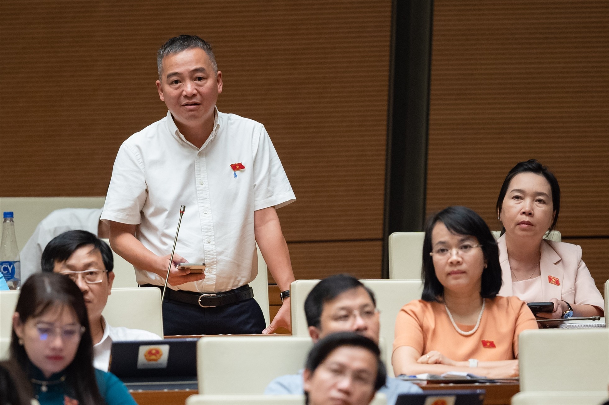 Đại biểu Nguyễn Lân Hiếu - Đoàn ĐBQH tỉnh Bình Định tranh luận. Ảnh: Quốc hội