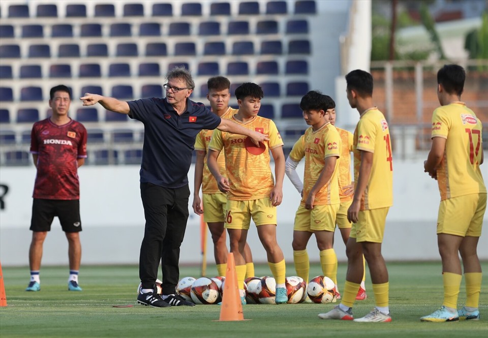 U23 Việt Nam đang tích cực tập luyện hướng đến vòng loại U23 châu Á 2024. Ảnh: VFF