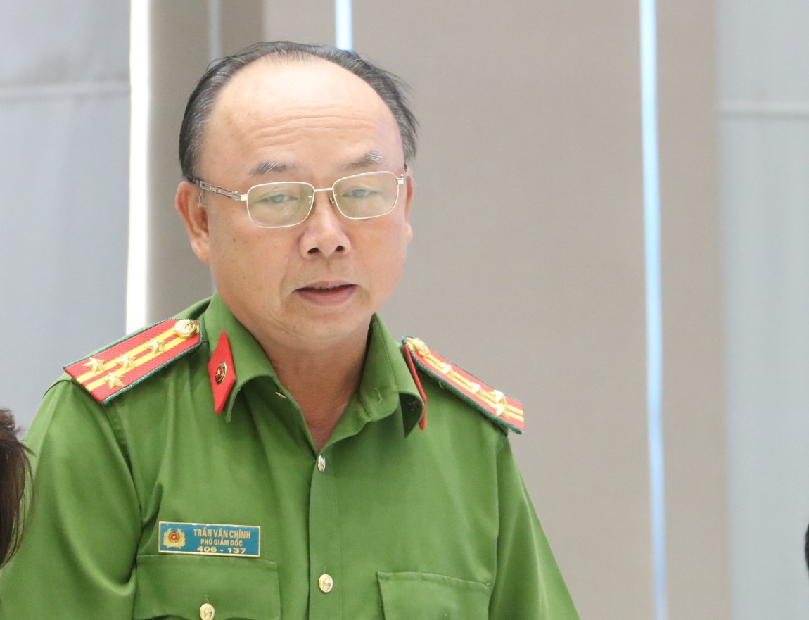 Đại tá Trần Văn Chính - Phó GĐ Công an tỉnh Bình Dương thông tin vụ án. Ảnh: Đình Trọng