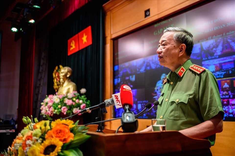 Bộ trưởng Công an Tô Lâm phát biểu chỉ đạo tại Hội nghị. Ảnh: Quang Việt