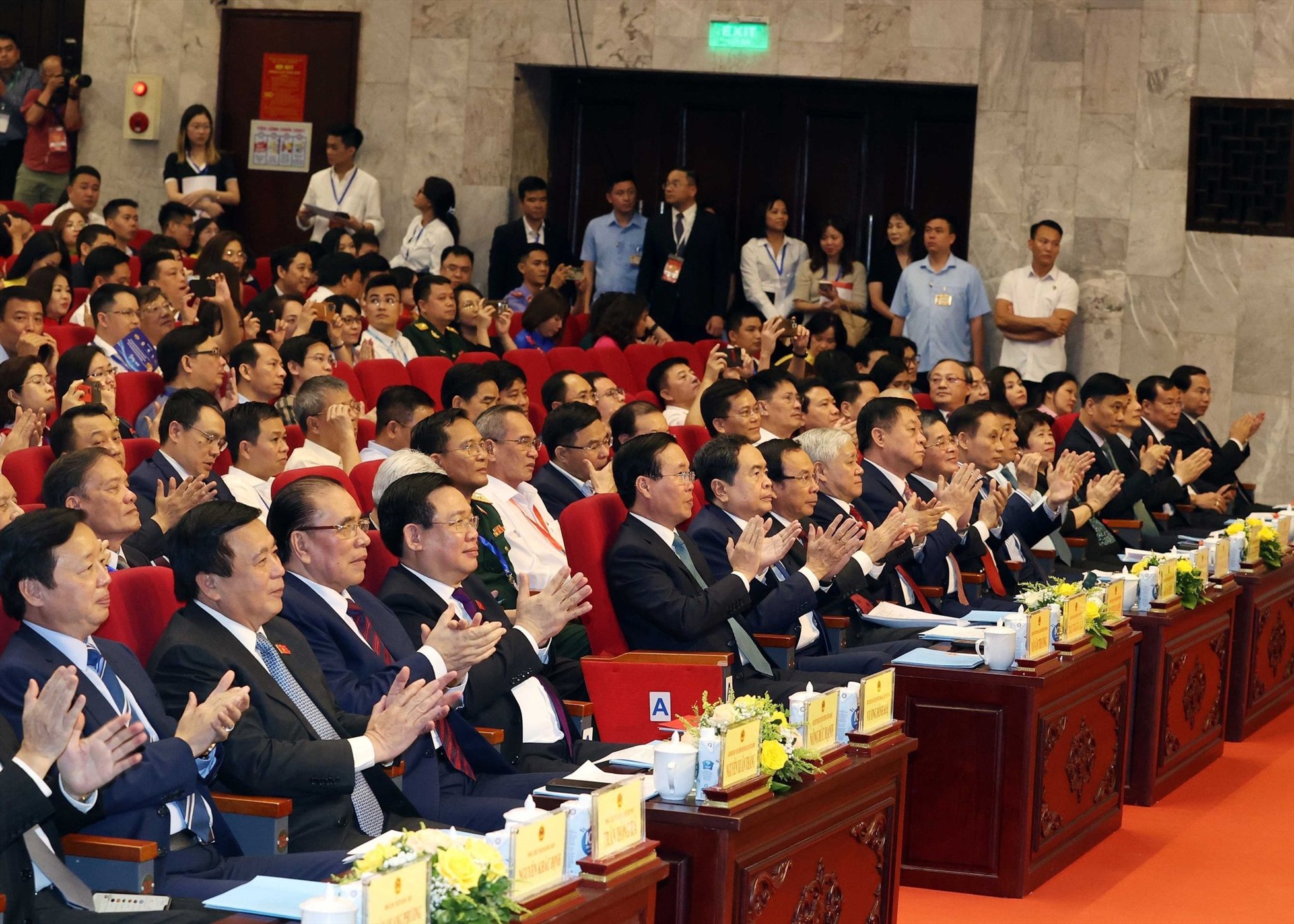 Các lãnh đạo Đảng, Nhà nước tham dự lễ trao giải. Ảnh: Hải Nguyễn