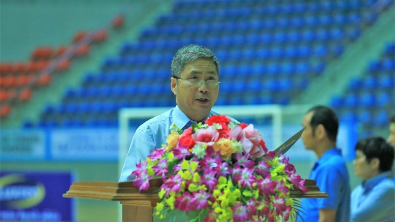 Tổng Thư kí VFF - ông Dương Nghiệp Khôi phát biểu khai mạc giải futsal nữ vô địch quốc gia 2023. Ảnh: VFF
