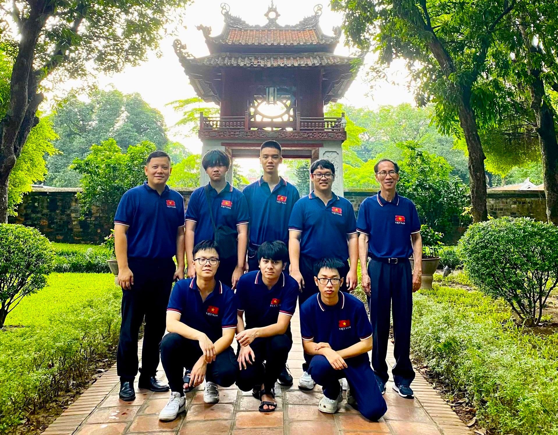 Đội tuyển Việt Nam tham dự Olympic Toán học quốc tế 2023 1.jpg