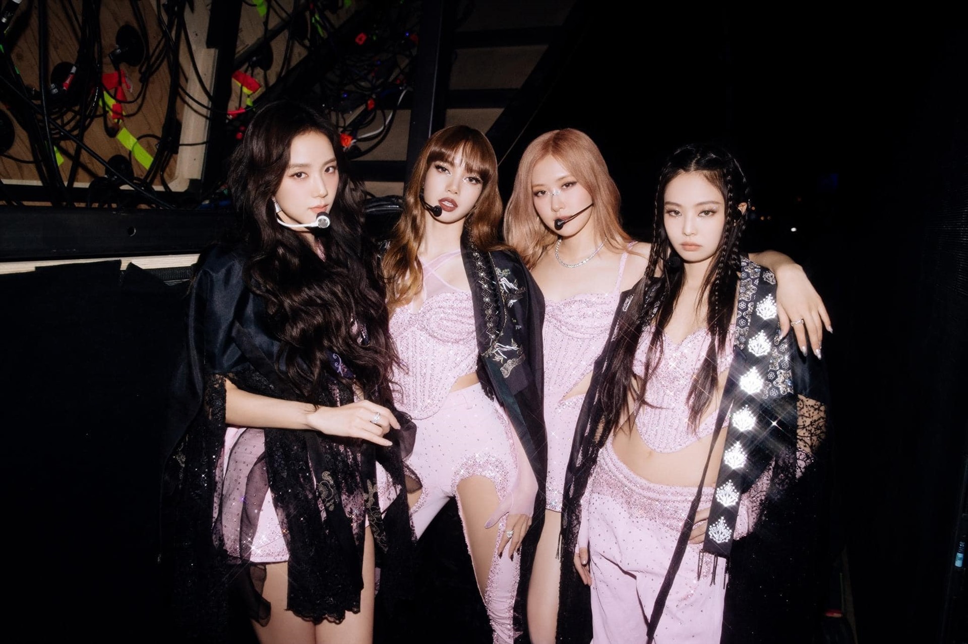 BLACKPINK và ekip thường nghỉ tại những khách sạn sang trọng trong chuyến lưu diễn vòng quanh thế giới để đảm bảo có không gian riêng tư, tận hưởng dịch vụ đẳng cấp.