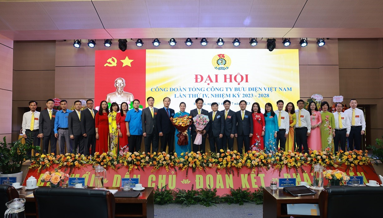 Ban Chấp hành Công đoàn Tổng Công ty Bưu điện Việt Nam khóa IV, nhiệm kỳ 2023 - 2028. Ảnh: Công đoàn: VNPost