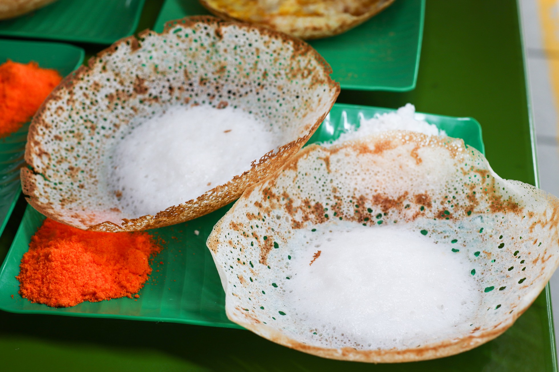 Bánh appam có nguồn gốc từ Nam Ấn Độ và Sri Lanka. Ảnh: Miss Tam Chiak