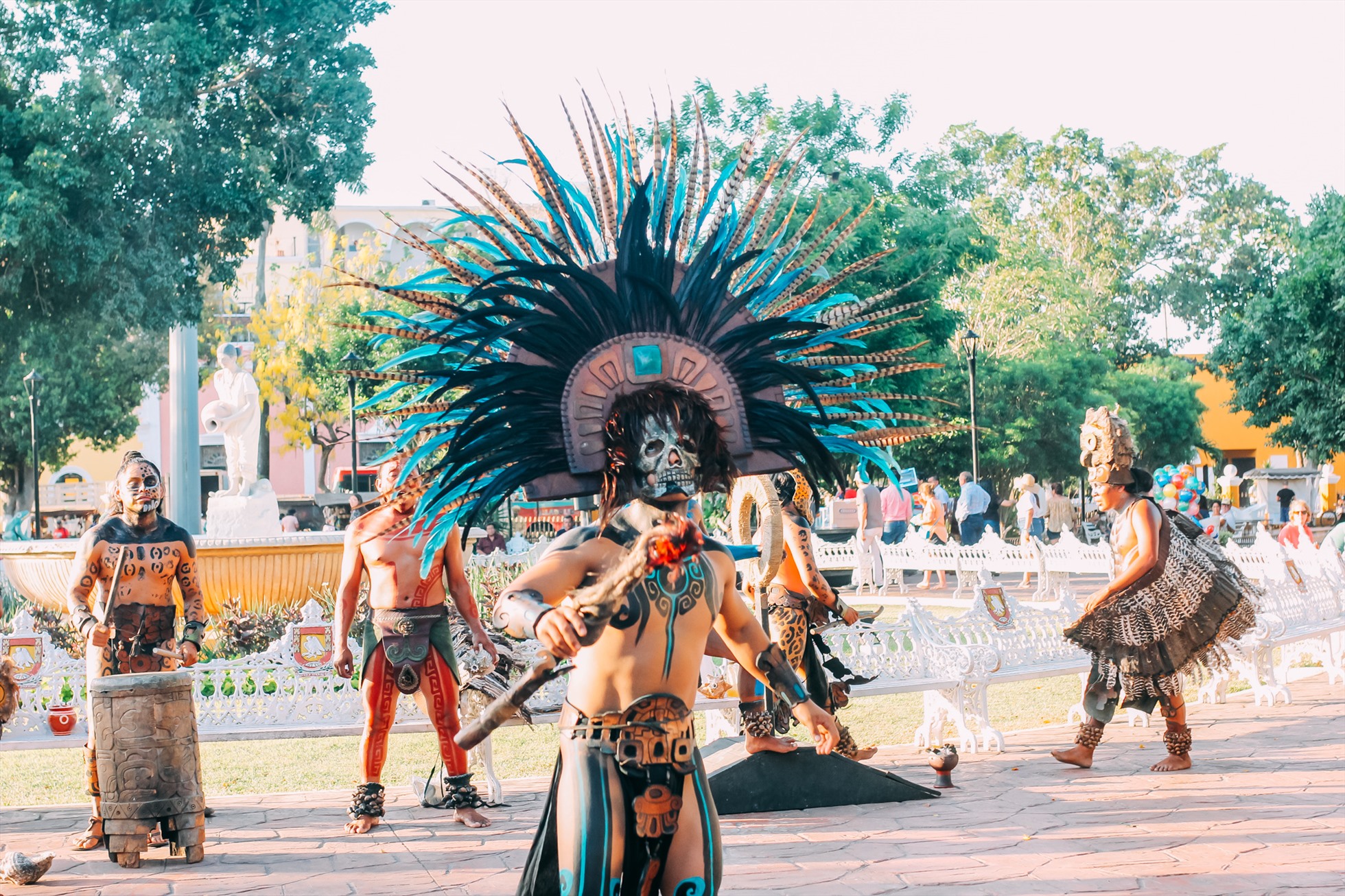 Du khách không nên bỏ lỡ cơ hội khám phá sắc màu lịch sử - văn hóa của Mexico. Ảnh: Minh Đức