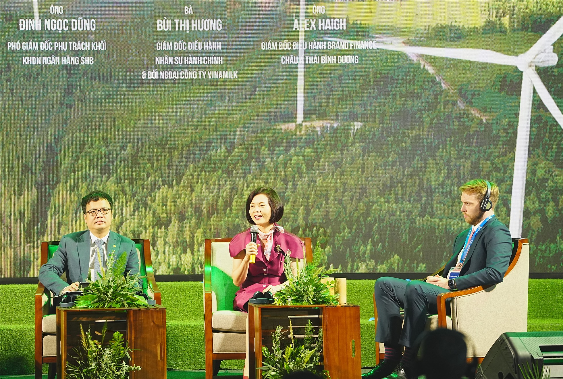 Chia sẻ của Vinamilk về chủ đề “Phát triển xanh – Cách tiếp cận phù hợp cho các thương hiệu Việt” thu hút sự quan tâm tại sự kiện. Ảnh: Mibrand