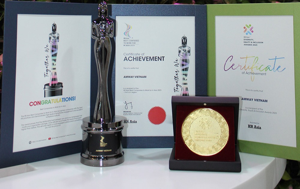 Amway Việt Nam vinh dự nhận 2 giải thưởng “Nơi làm việc tốt nhất châu Á” và “Doanh nghiệp với văn hóa đa dạng, công bằng, hòa nhập” do tạp chí HR Asia trao tặng.