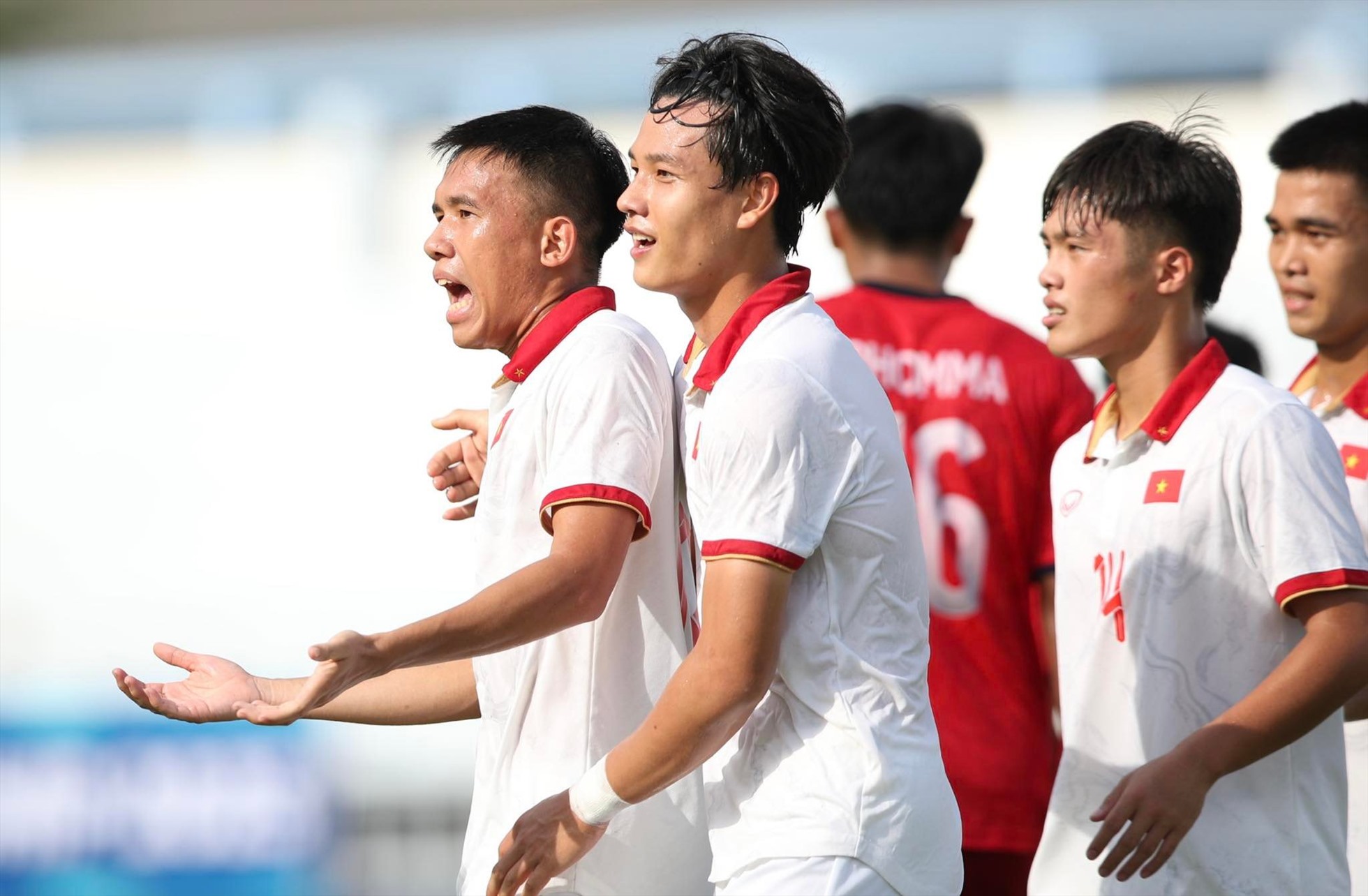 U23 Việt Nam ăn mừng bàn thắng mở tỉ số. Ảnh: Lâm Thỏa