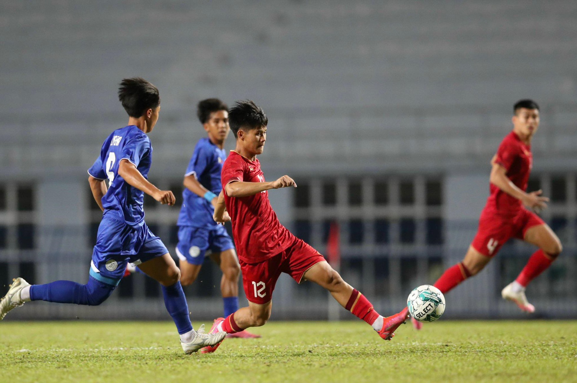 U23 Việt Nam thi đấu chủ động trước Philippines. Ảnh: Lâm Thoả