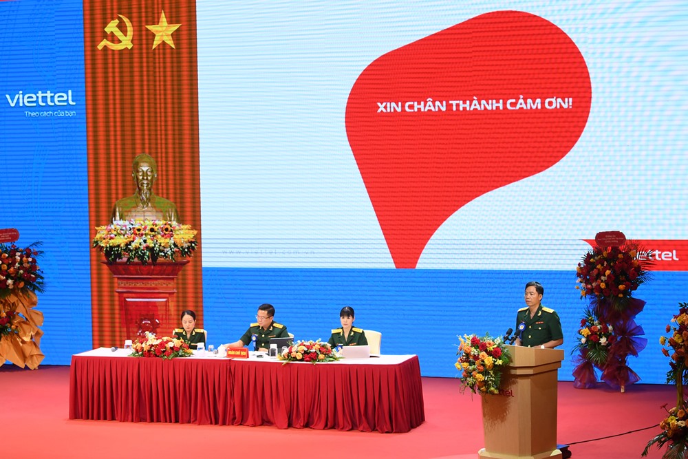 Đồng chí Hà Xuân Tài chia sẻ các giải pháp nâng cao hiệu quả hoạt động gắn kết các công đoàn viên tại Viettel tỉnh/thành phố. Ảnh: Thọ Trần