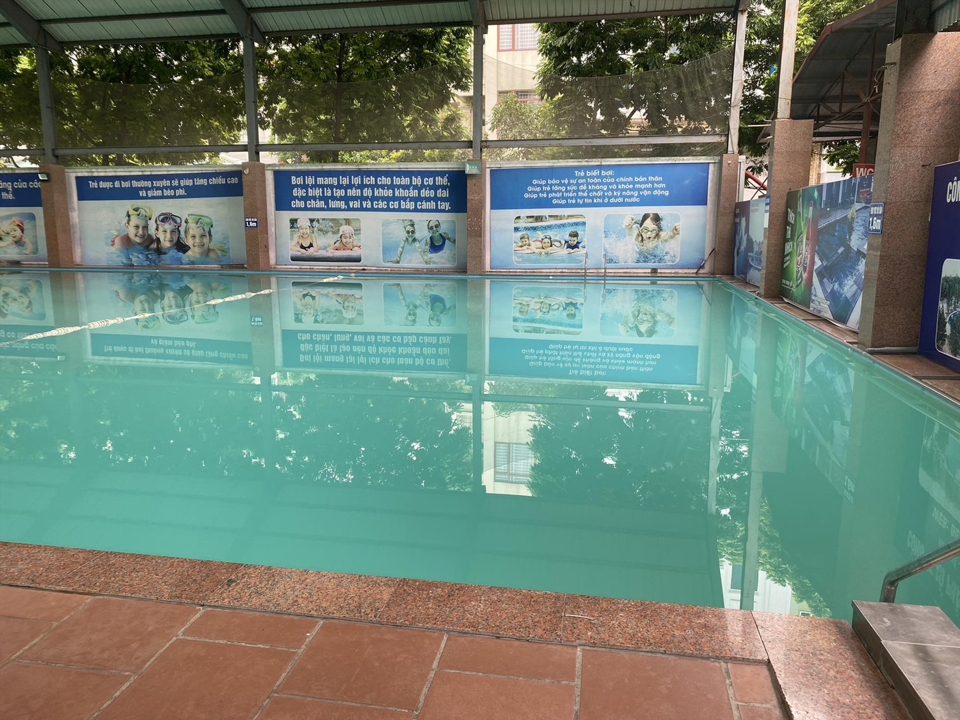 Bể bơi của trường Phổ thông Quốc tế Việt Nam, nơi nam sinh lớp 9 tử vong. Ảnh: Khánh Linh