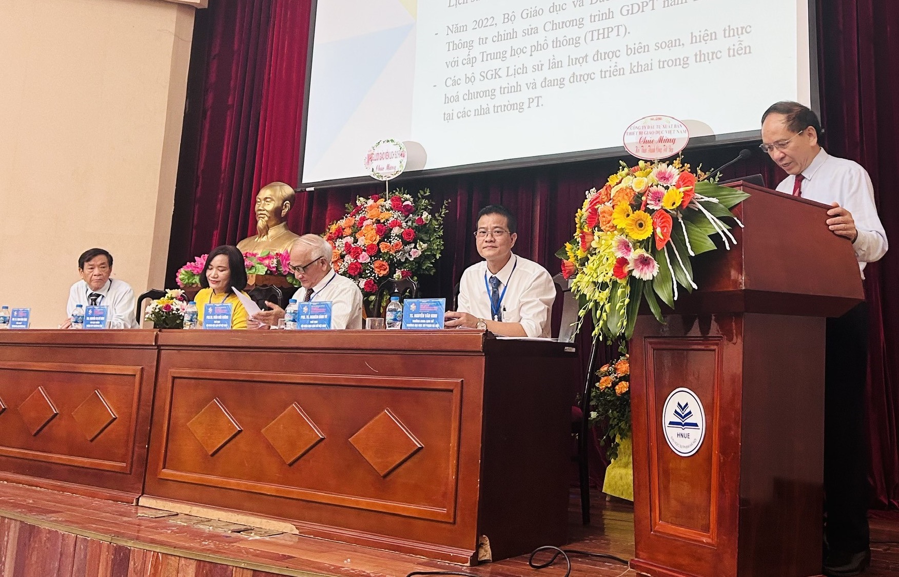 GS.TS Trần Thanh Bình chia sẻ tại Hội nghị