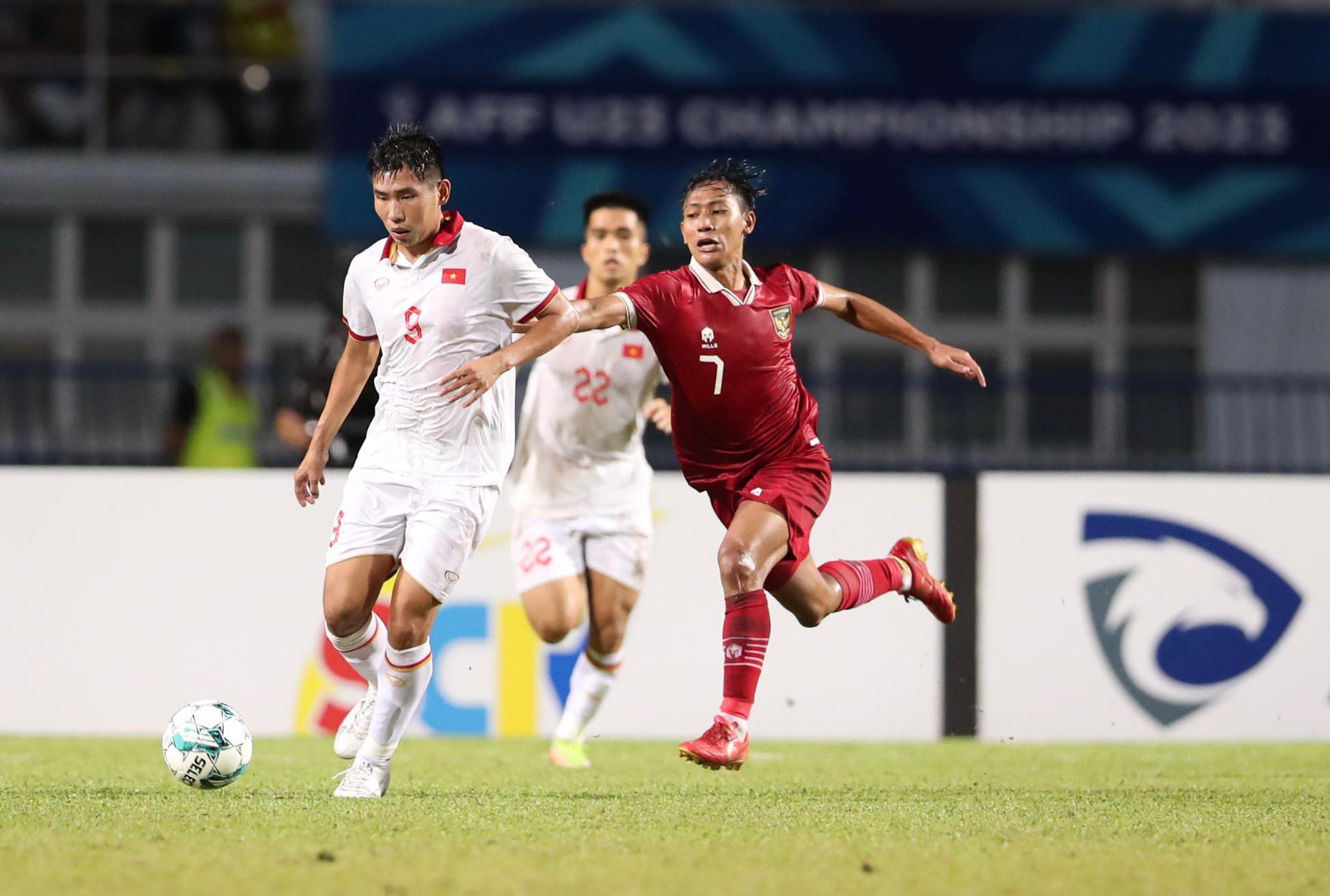 U23 Việt Nam gặp nhiều khó khăn trước Indonesia. Ảnh: Lâm Thoả