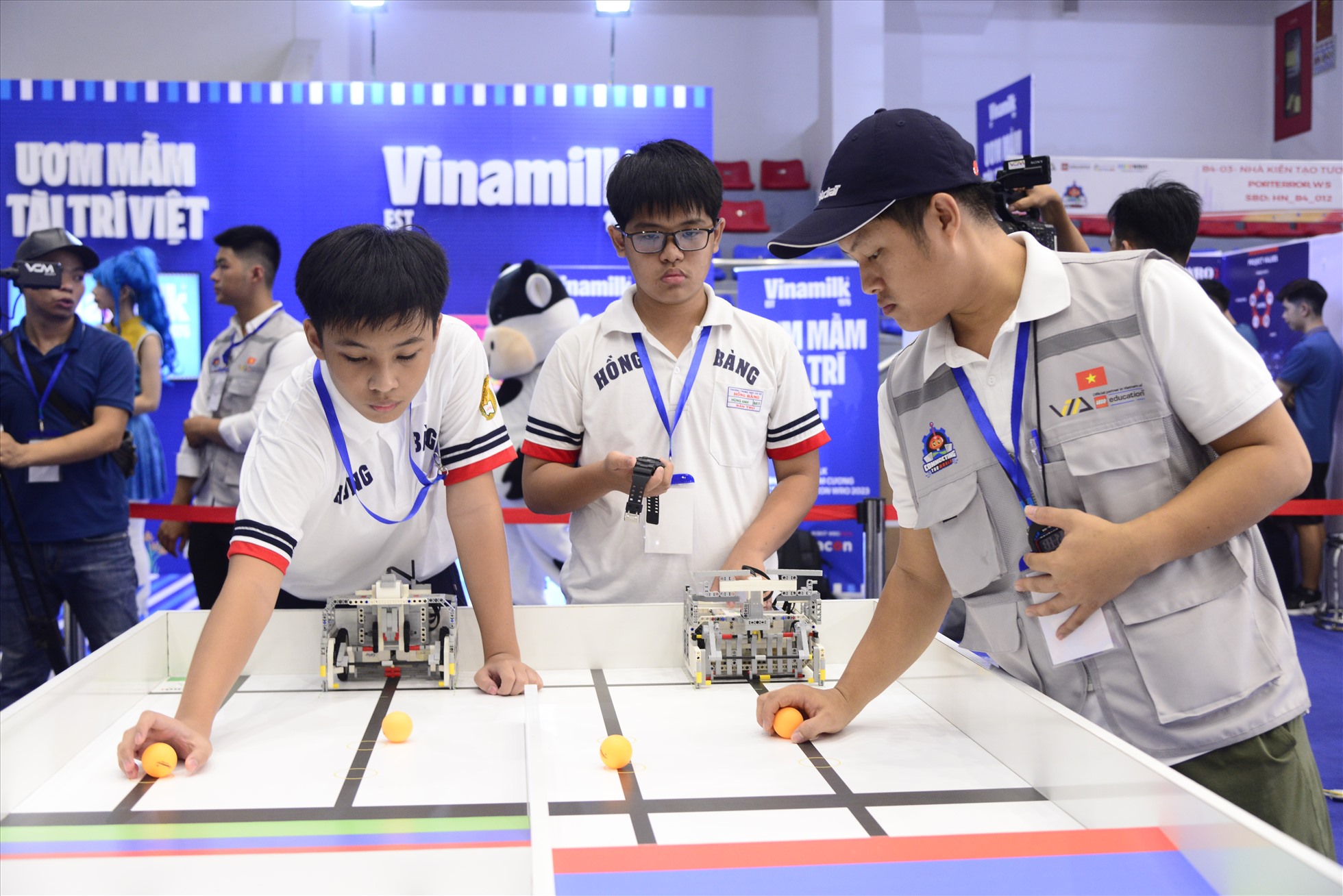 Nhà vô địch Quang Minh và Hùng Anh thể hiện xuất sắc ở bảng B5. Ảnh: Vinamilk