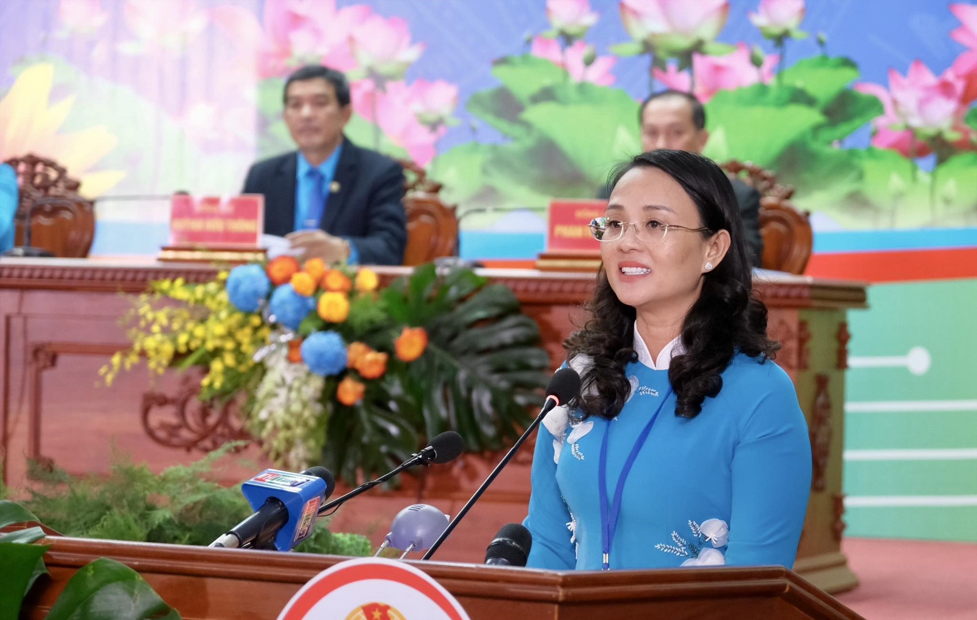 Chủ tịch LĐLĐ TP Cần Thơ Lê Thị Sương Mai đọc diễn văn khai mạc đại hội. Ảnh: Phong Linh