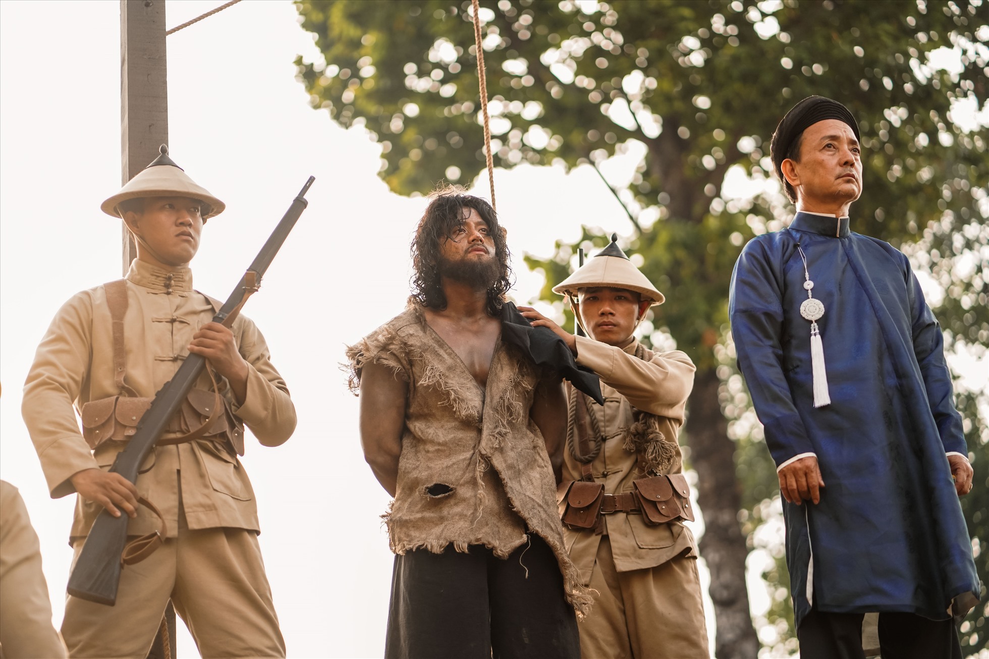 Sau khi phim điện ảnh “Đất rừng phương Nam” công bố trailer chính thức, vai diễn Võ Tòng của Mai Tài Phến nhanh chóng nhận được sự chú ý dù chỉ xuất hiện thoáng qua trong vài phân cảnh.