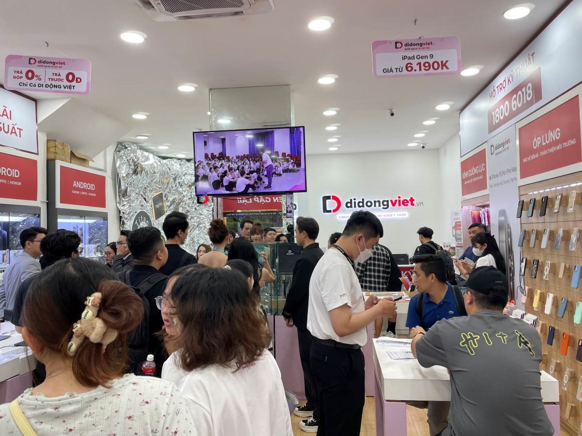 Di Động Việt nhận hơn 20.000 lượt đăng ký thông tin để hỏi mua iPhone 15 Series. Ảnh: Duy Nguyễn