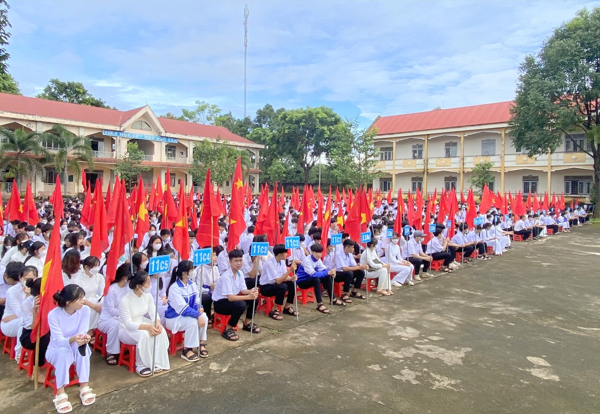 Sáng nay (5.9) hơn 185.000 học sinh ở Đắk Nông khai giảng năm học mới. Ảnh: Văn Tâm
