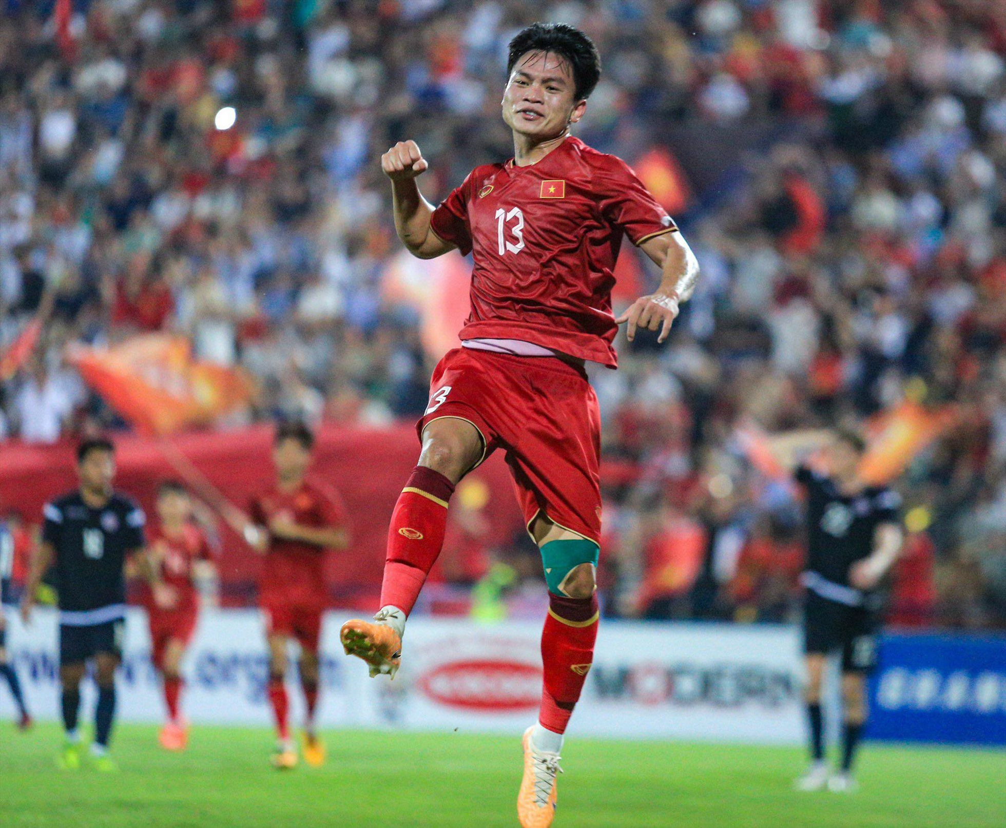 Hồ Văn Cường nâng tỉ số lên 3-0 cho U23 Việt Nam. Ảnh: Xuân Trang