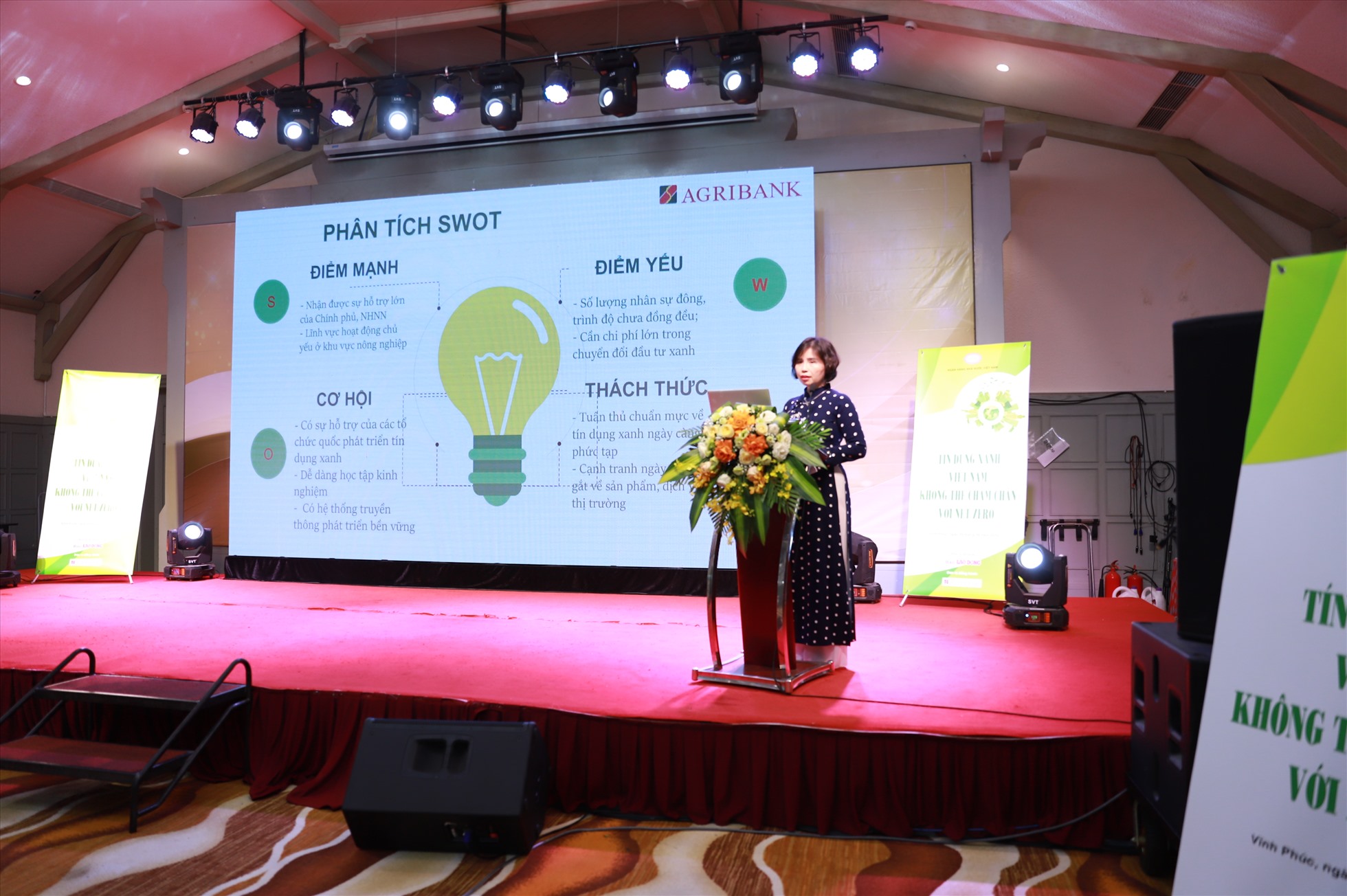 Bà Nguyễn Thị Thu Hà – Phó trưởng ban chỉ đạo thường trực ESG của Agribank phát biểu tại hội thảo.
