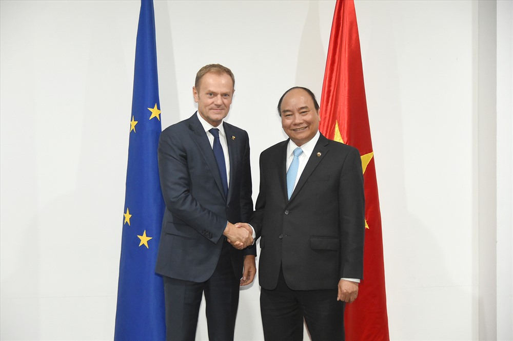 Thủ tướng Nguyễn Xuân Phúc gặp Chủ tịch Hội đồng châu Âu Donald Tusk. Ảnh: VGP