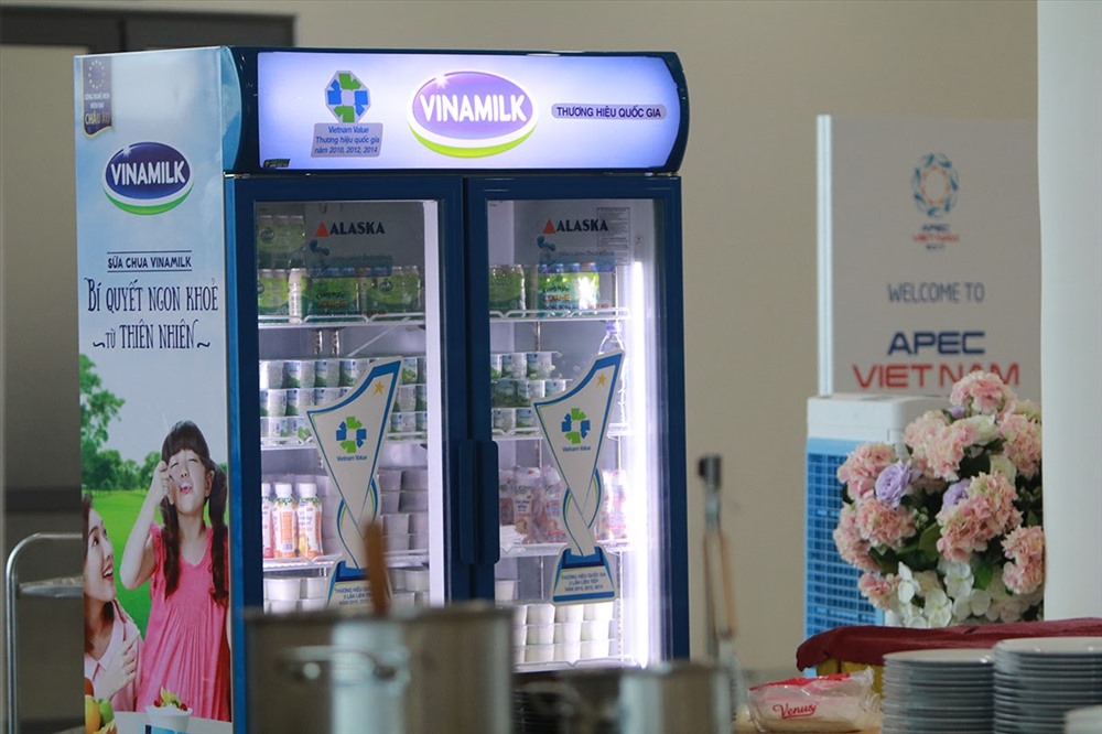 Đa dạng các loại sản phẩm sữa, sữa chua và nước trái cây của Vinamilk được phục vụ trong Hội nghị APEC. 