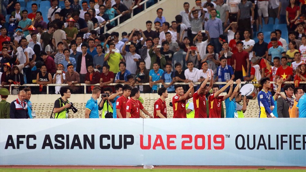 Sự xuất sắc của Tuấn Mạnh trong khung gỗ đã giúp ĐT Việt Nam giành tấm vé lịch sử tham dự VCK Asian Cup 2019 tại UAE. Ảnh: H.A