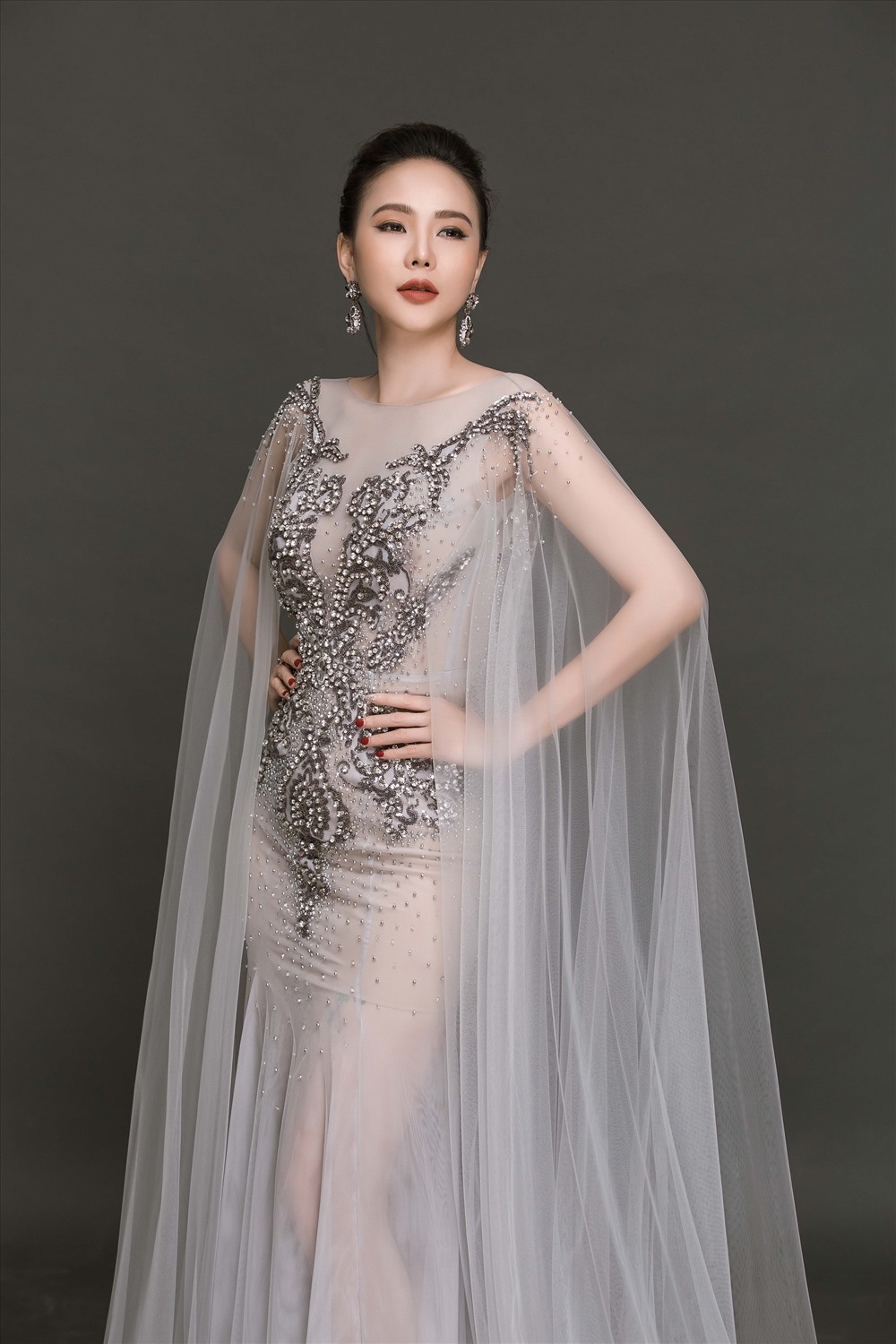 Dương Yến Ngọc có lợi thế về chiều cao, hình thể và kinh nghiệm catwalk.