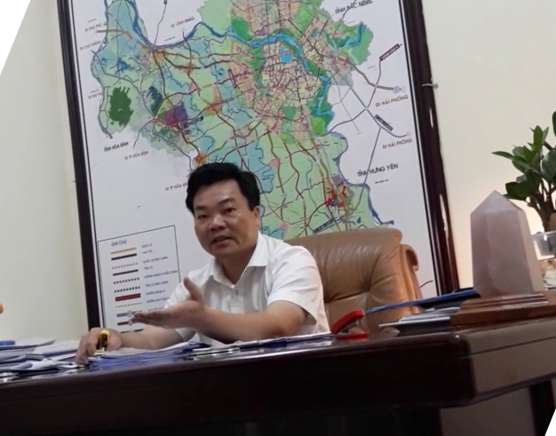 Ông Đào Việt Long - Trưởng phòng Quản lý vận tải, Sở GTVT Hà Nội - trao đổi với phóng viên về vụ việc bến xe cóc “khủng” ngang nhiên tồn tại giữa thủ đô.