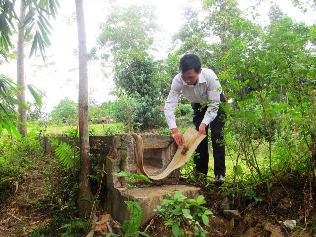 Hệ thống cầu máng ở suối Lũng Nhai, xã Ngọc Phụng bị gãy ảnh hưởng trực tiếp đến việc cung cấp nước tưới cho hàng chục ha trong xã. (Ảnh: HT)