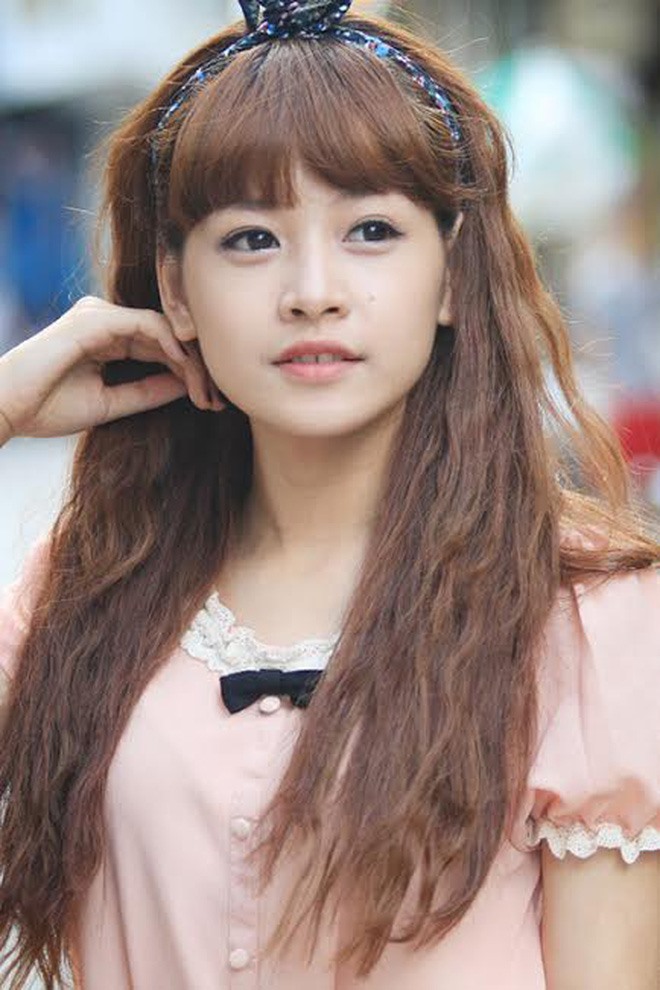 Diễn viên là lĩnh vực đầu tiên Chi Pu lựa chọn với vai diễn “Nana công chúa” trong bộ phim “5s Online“, đánh dấu bước lấn sân của Chi Pu, nhưng vẫn chỉ với danh nghĩa “hot girl đóng phim