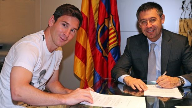 Chủ tịch Josep Bartomeu liên tục trấn an người hâm mộ về tương lai của Messi. Ảnh: FC Barcelona.