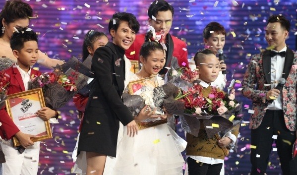 Tối ngày 25.11, chương trình Giọng hát Việt nhí đã chính thức khép lại hành trình mùa thứ 5 với đêm chung kết bùng nổ và thăng hoa với ngôi vị quán quân thuộc về “Adele nhí” Ngọc Ánh. Ảnh: Saostar