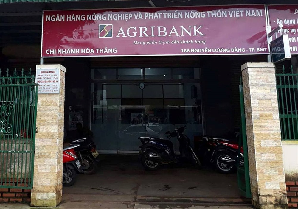 Ngân hàng Agribank chi nhánh Hòa Thắng vừa xảy ra vụ nổ súng.