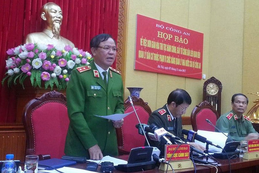 Trung tướng Trần Văn Vệ - quyền Tổng cục Trưởng Tổng cục Cảnh sát (Bộ CA) phát biểu tại buổi họp báo. Ảnh: A.C