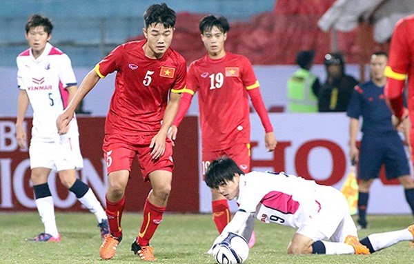 Xuân Trường (số 5) tiếp tục được gọi lên U23 Việt Nam tập trung cho VCK U23 Châu Á 2018. Ảnh: VFF.