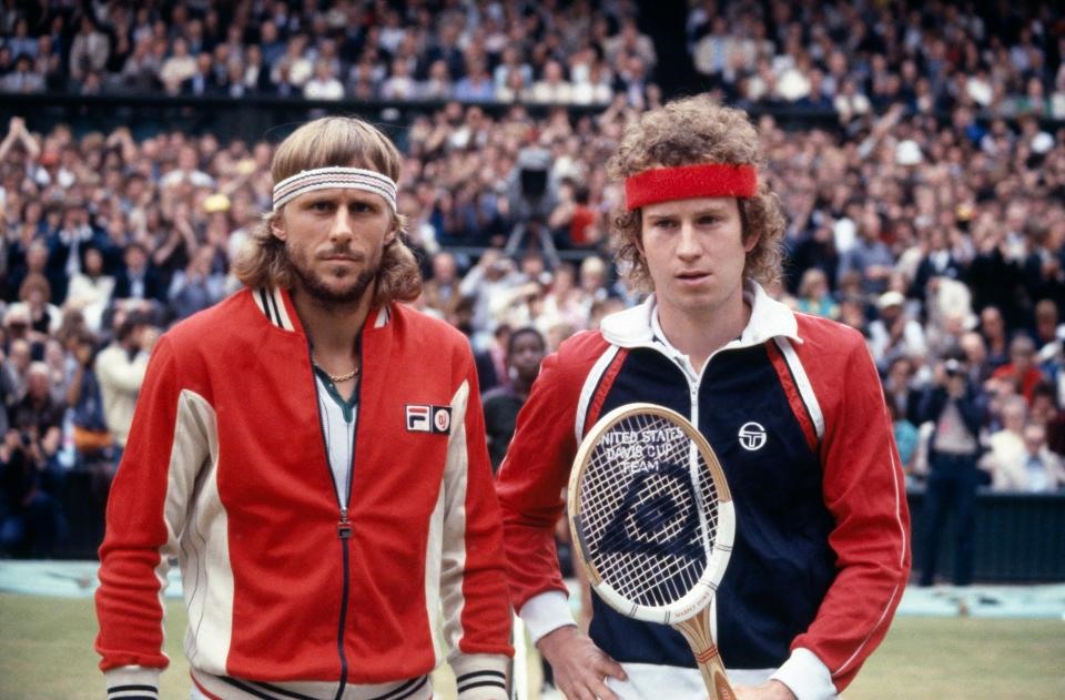 Bjorn Borg (trái) và John McEnroe (phải) trong trận chung kết Wimbledon năm 1980. Ảnh: Getty Images. 