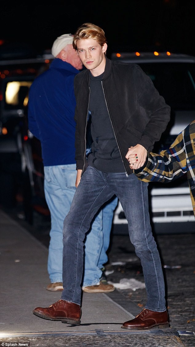 Nam diễn viên người Anh Joe Alwyn là nguồn cảm hứng để Taylor Swift sáng tác những bài hát trong album mới “Reputation“.