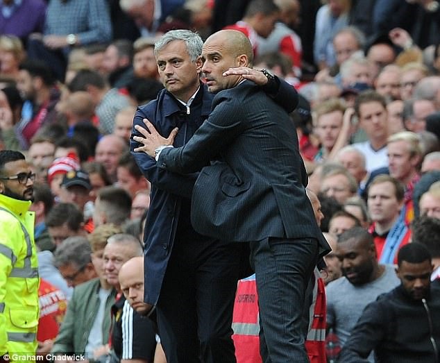 Pep sẽ tái đụng độ với Mourinho vào đêm nay. Ảnh: Daily Mail.