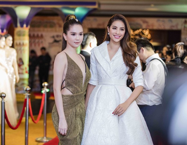 Hai mỹ nhân hàng đầu showbiz Việt có dịp hội ngộ trong sự kiện 