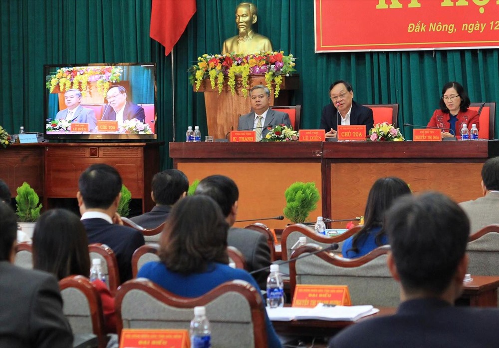 Hình ảnh tại phiên chất vấn kỳ họp thứ 5 HĐND tỉnh Đắk Nông khóa III. 