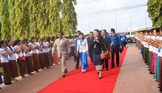 Đoàn đại biểu UBND tỉnh Bình Phước trong một chuyến thăm đất nước Campuchia. Ảnh: BP