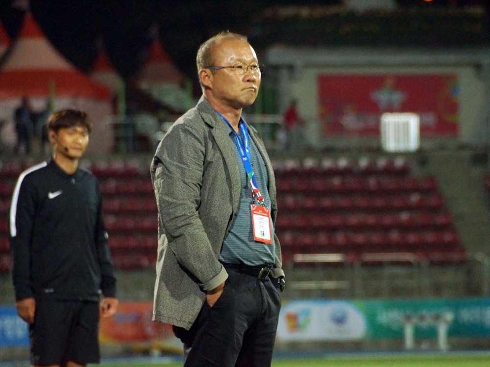 HLV Park Hang-seo và phép thứ với sơ đồ 3-4-3 khiến U23 Việt Nam bị “sốc“.