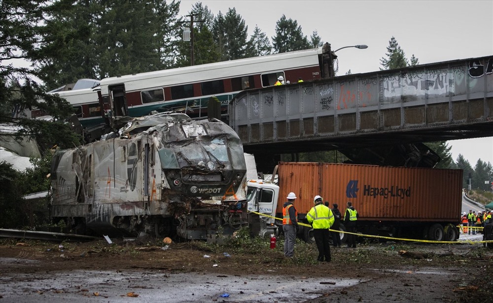 Hiện trường vụ tai nạn. Ảnh: The Seattle Times