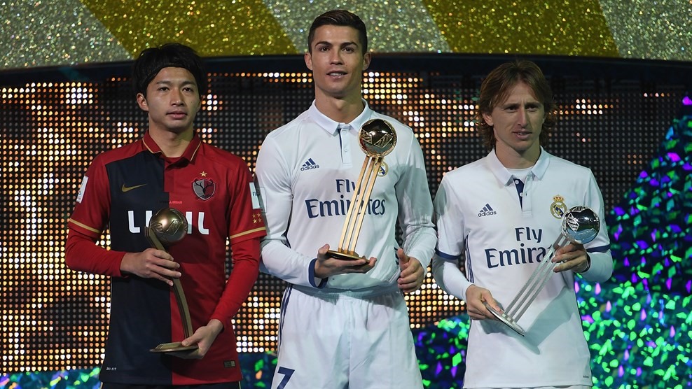 Ronaldo giành danh hiệu Cầu thủ xuất sắc nhất FIFA Club World Cup 2017. Ảnh: FIFA.