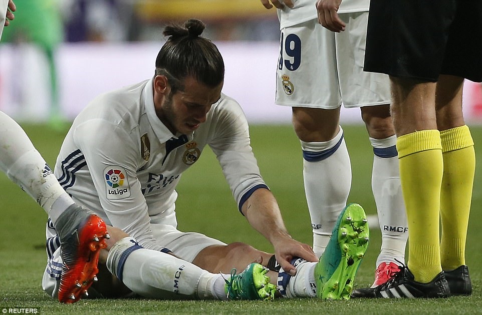Gareth Bale đã không hoàn thành trọn vẹn trận Siêu kinh điển lượt về LaLiga mùa trước. Ảnh: Reuters.